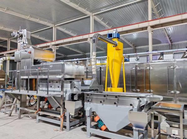 High Automatic Degree Peanut Chopping Machine For Uniform Hob Cutting Of 5 Grade Chopped Nuts