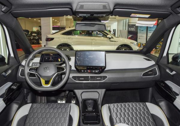 5 Seats EV Cars Long Range Rechargeable New Energy Vehicles Fast Charging