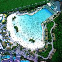 Customized Water Park Wave Pool With Lifeguards And Safety Ropes