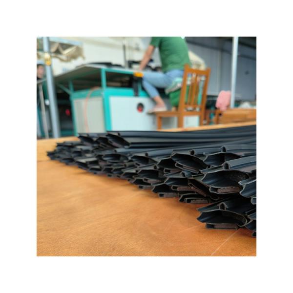 Customizable TPE PVC Wooden Door Rubber Weather Strips Aging Resistance For Bathroom Application