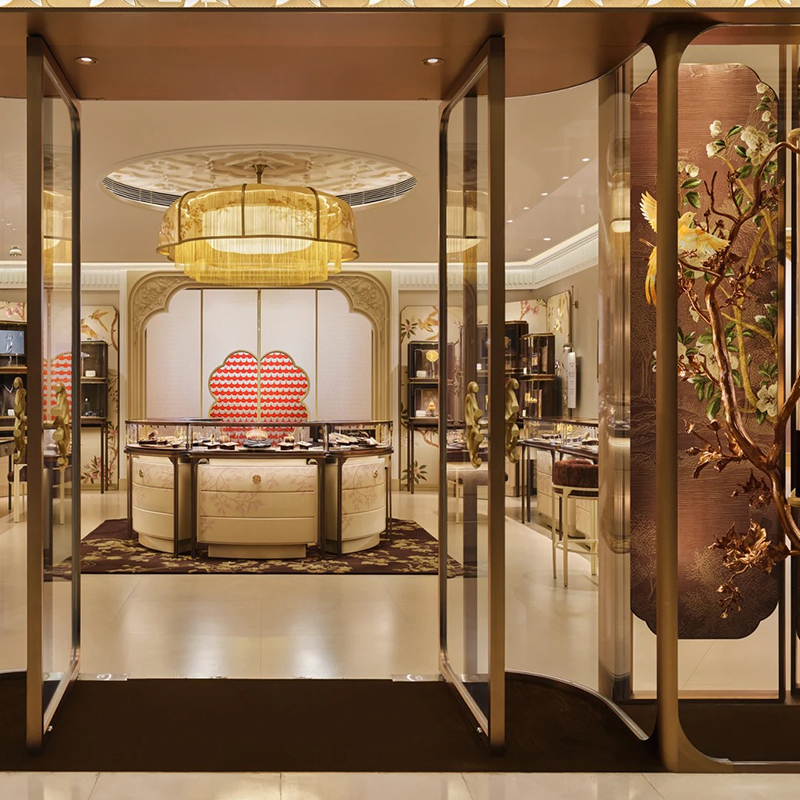 Luxury Jewelry Showroom with Full-Store Customization, Curved Glass Island Showcase & Multi-Tier Wall Display