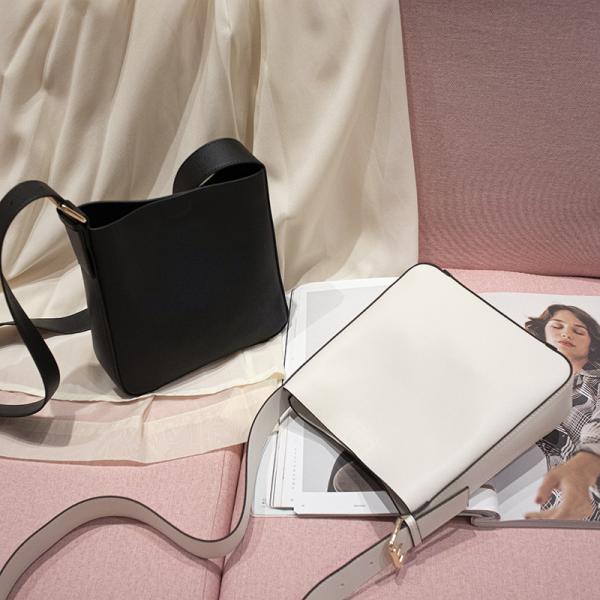 White Thin Strap Crossbody Bag 22cm 14cm Polyester Lining