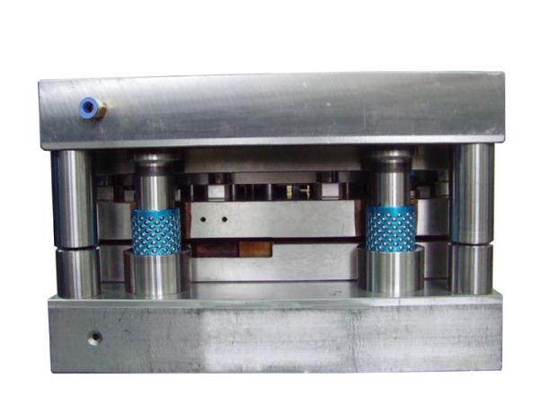 Middle Speed Sheet Metal Stamping Parts , Metal Stamping Mold Wire Cutting Conpound