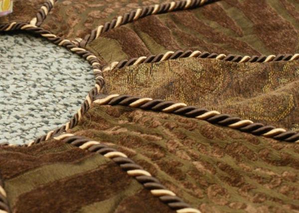 Customized Modern Christmas Tree Skirt , Polyester / Velvet Christmas Tree Skirts