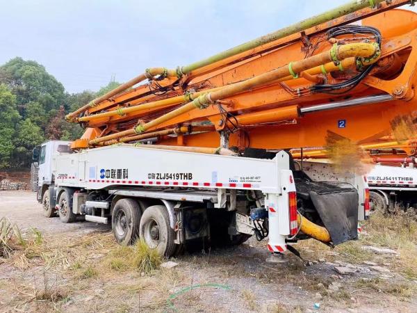 Zoomlion 56m Pequeno caminhão de bomba de concreto caminhão de bomba montada de reboque