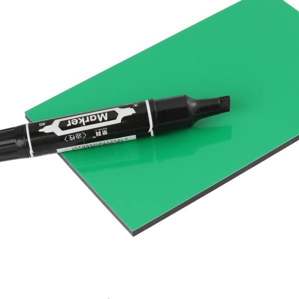 O material de construção plástico de alumínio Alucobond Acp do painel do melhor preço 2 a de 6mm cobre os painéis compostos de alumínio