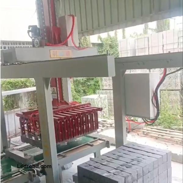 300 To 3000Kg Capacity machineic Automatic Palletizing System Gantry Palletizer System