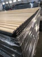 Grade E0 B2B en vrac Panneaux muraux acoustiques en bois naturel Panneau d'acupuncture insonorisé Coefficient d'absorption du son 0,86-0,95