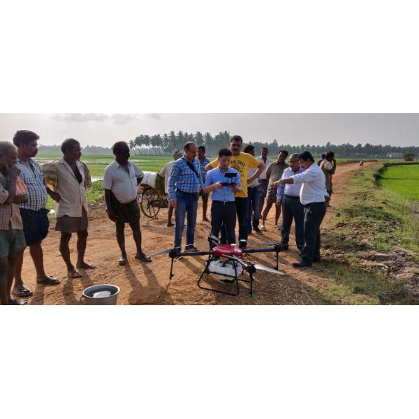 Gas Electric Hybrid 16L Unmanned Camera Drone Agricultural UAV Sprayer 5L/Min