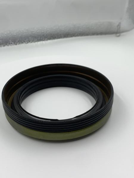ISUZU Inner Hub Rear Engine Main Seal Leakproof Original OEM 8-97023977-0