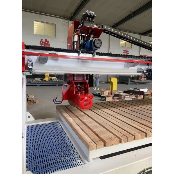 3 Axis 15 kW Bridge Stone Cutting Machine Granite Customizable CNC Machine Motor Max Cutting Length 1500mm Zeus Brand 380V/220V