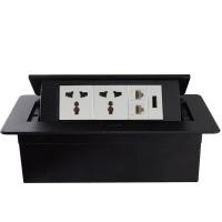 Estale acima o tipo tabela montou o soquete de potência europeia da tomada de soquete dos dados com tipo c de USB para a tabela de conferência/soquete desktop