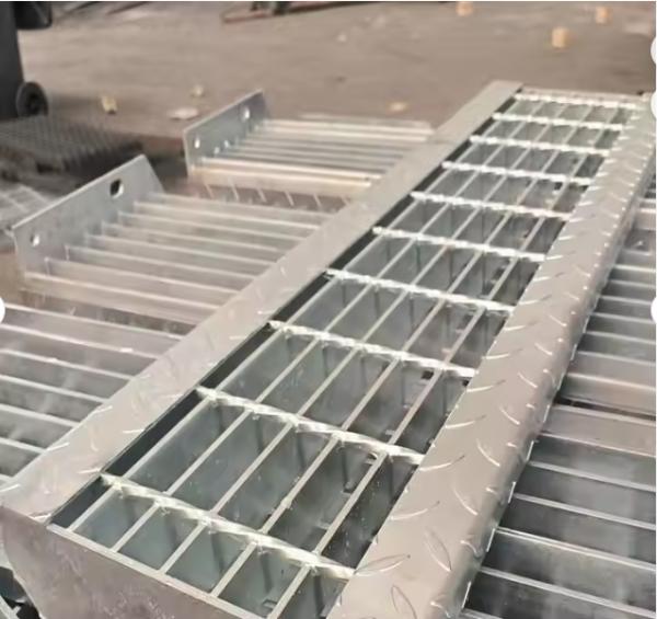 Construction Material Stainless Steel Galvanized Steel Heavy Duty Steel Grating for Walkway