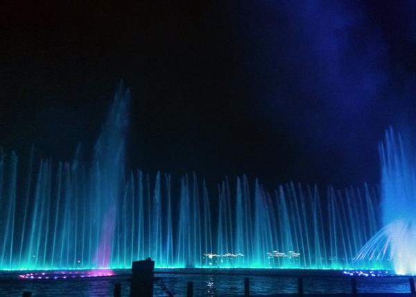 Swing Type Music Dancing Fountain Multi - Vector Floating Computer Controlled