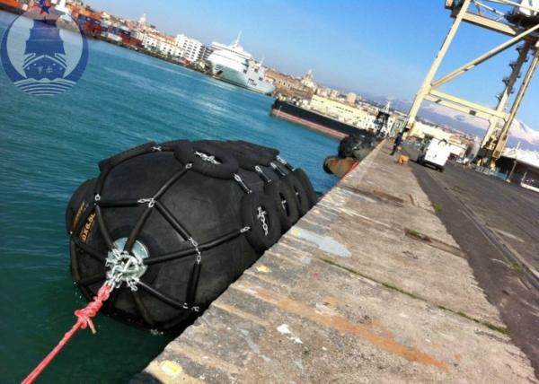 Wear Resistance Marine Dock Rubber  Bumpers Fenders With Galvanized Chain And Tire