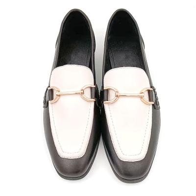 Sapatos de Loafer Casual para Mulheres com Sola de Borracha Preto Branco