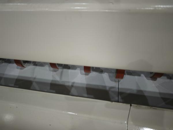 Se trata de una herramienta de corte automático de papel Jumbo de 300 m/min 380 V.