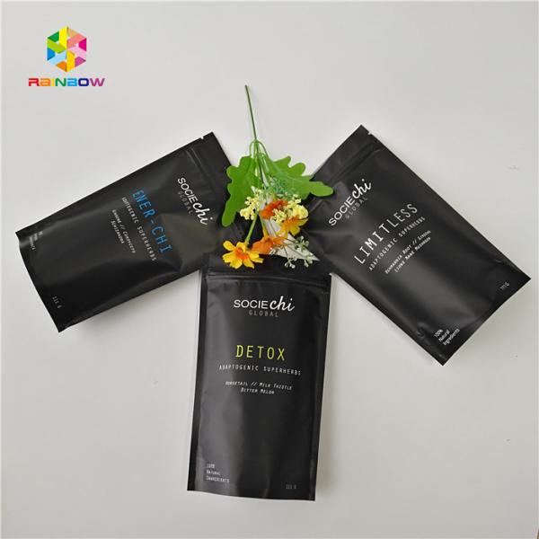 las nueces de empaquetado del papel de aluminio de las nueces de leche del batido del polvo mezclado de encargo de la proteína se colocan encima de bolsos