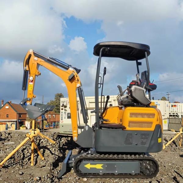 Compact Structure 2 Ton Mini Excavator Machine Micro Digger With Kubota Engine