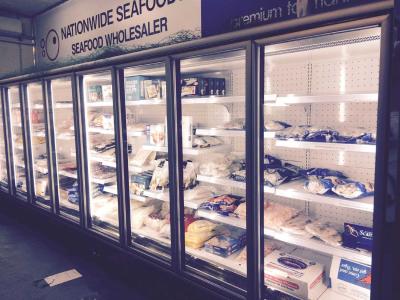 Parte dianteira de vidro vertical dos armários do refrigerador da exposição de Multideck da porta ultra baixo para salsichas