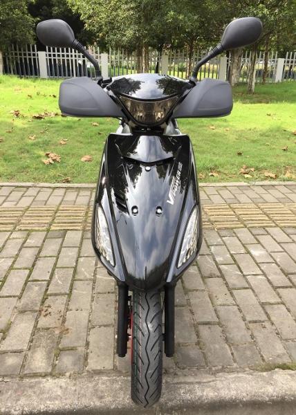 Small 150cc Gas Scooter Motorcycle CVT Drive Chain Hydraulic Suspension