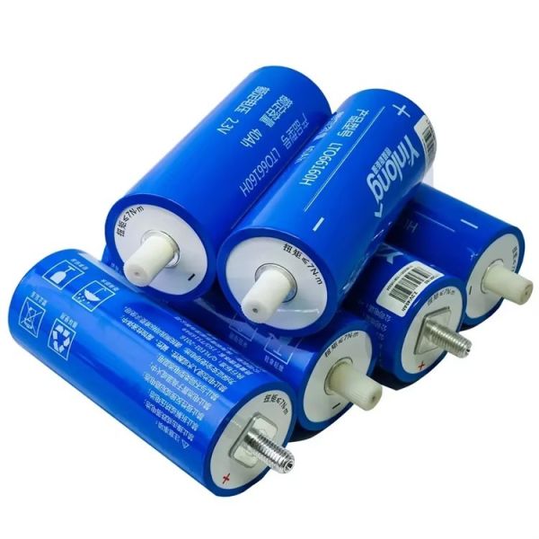 Yinlong 2.3V 30Ah 35Ah 40Ah LTO Lithium Titanate Cell Bright Blue Cylindrical Battery for Car Audio and Energy Storage Equipment