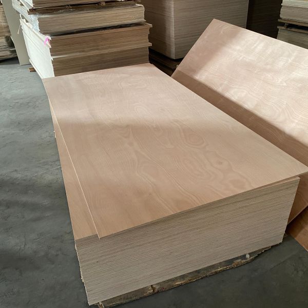 Decorative Birch Core Plywood High Flatness Zero Formaldehyde Board For High End Interior