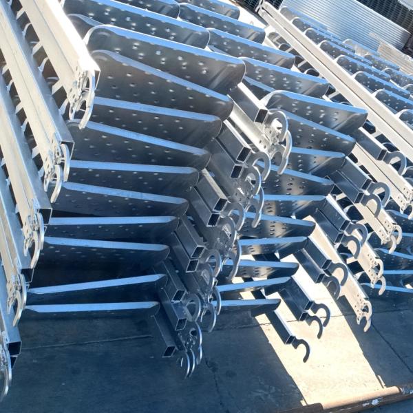Q235150kg Load Capacity Scaffolding Mounting Ladders Step Width 50cm