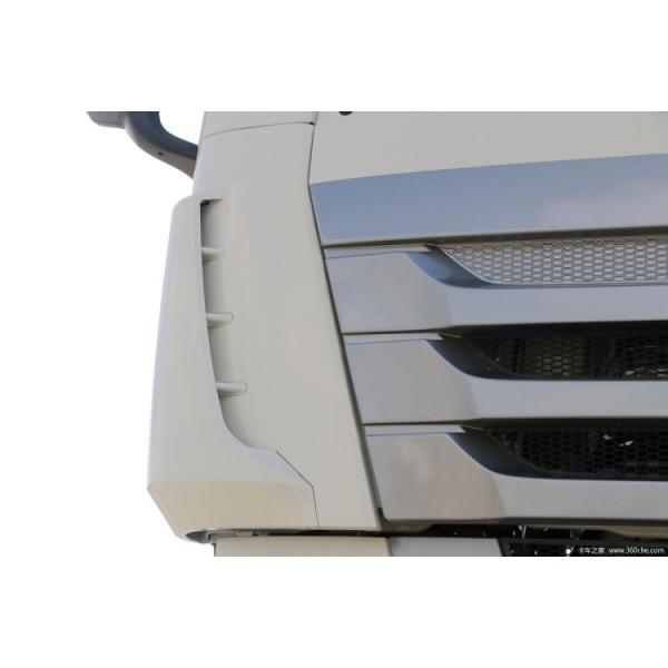 SINOTRUCK Haohan J5G 4X2 Tractor Trucks with 340HP and 300-400L Fuel Tank Capacity
