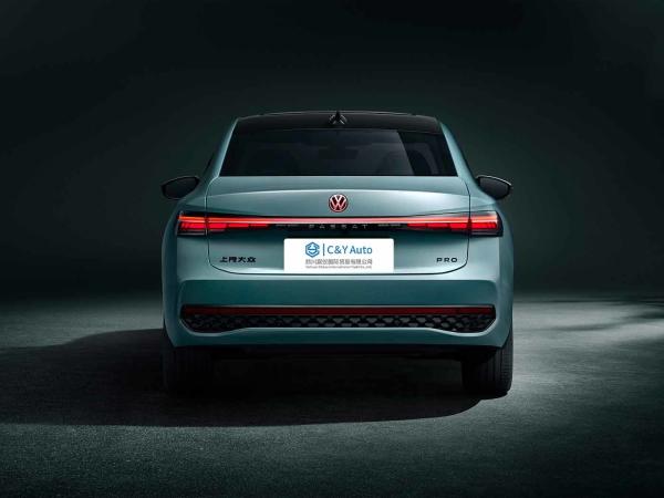 Automatic Passat SAIC Volkswagen New Car Sedan Medium Sized Vehicle 5 Seater