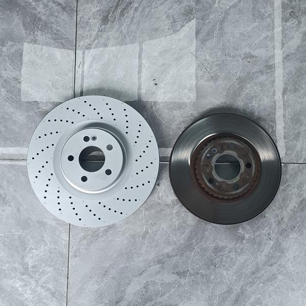 Mercedes Benz C200 Car Brake Calipers Upgrade 6 Pot Claipers And 355MM Discs