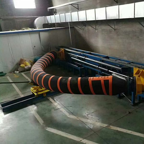 Customized Sized Floating Dredging Hoses Mud Dredge Hose Multi Layer Construction