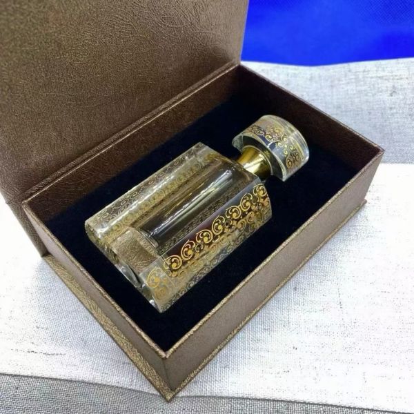 Natural OUD Agarwood raw material with rich scent profile ideal for essential oil distillation and luxury perfume blends