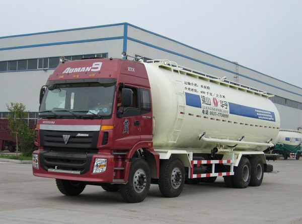V Shape Bulk Cement Truck With 68m3 Volume CCC/ ISO/SGS Certification