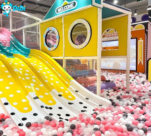 TUV Certified Family Play Center Customized Indoor Playground Equipment