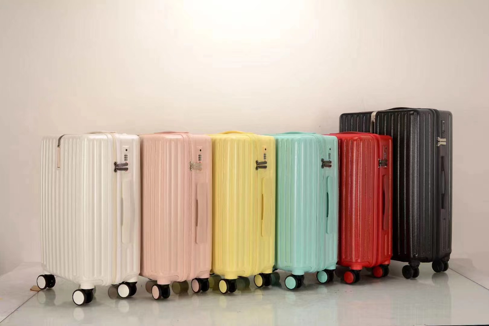 High-End PC Aluminum Frame Suitcase with Spinner Caster Wheel Durable Tote Bag Wholesale Products from Explosive Models