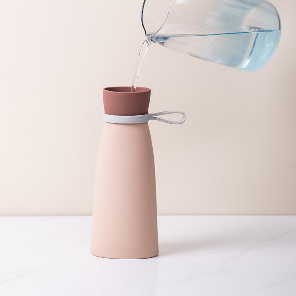 Bouteille d'eau chaude mignonne avec un couvercle Sac à eau chaude chaude pour soulager la douleur Sac chauffant pieds main plus chaude compresse chaude et froid