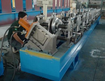 Machine sans couture mobile de gouttière d'acier/aluminium/en cuivre pour des profils de gouttière d'eau de pluie