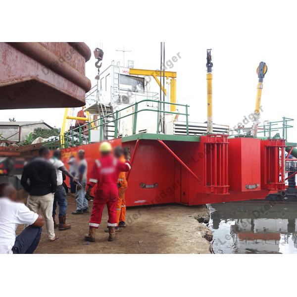 Драгируя оборудование для дезактивации чистки, озера и пруда ила реки