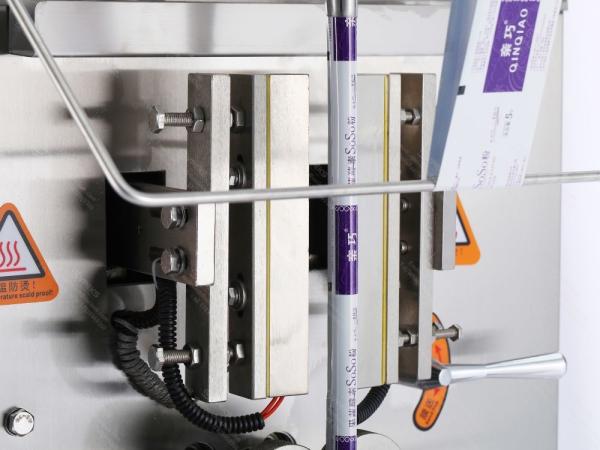 25L Powder Filling Machine High Performance Sauce Packet Machine For Spout Packing