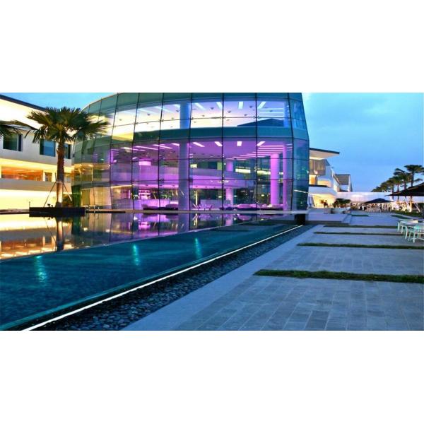 Прозрачный уборщик бассейна Треугольный вакуумный уборщик для семейного бассейна