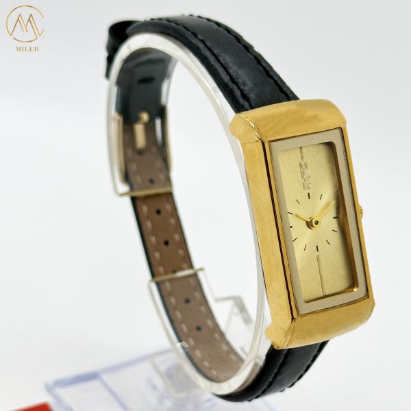 Mulheres Chique Quartz Relógio 30mm Golden Dial Case de aço inoxidável Quartz Relógio
