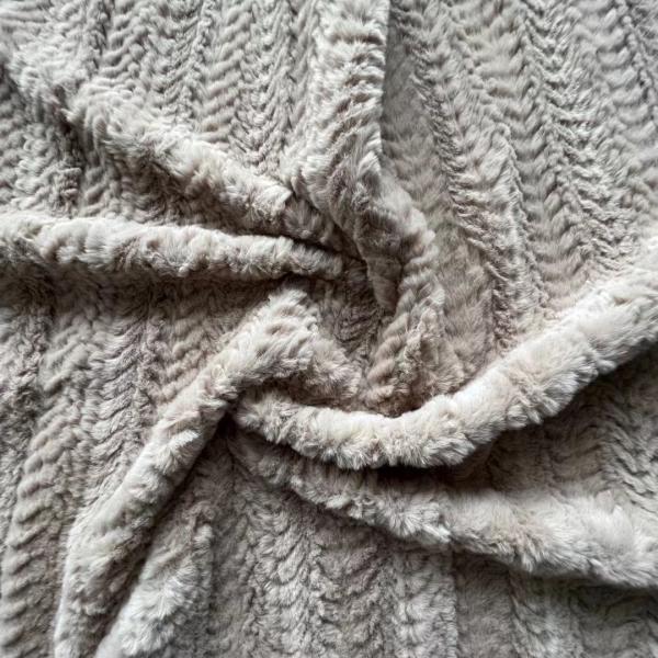 FAUX FUR Camouflage printed Luxury fashion and elegent coatings static-free keep body warm in cold weather like real fur