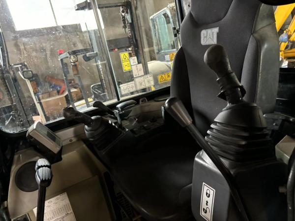 98.6KW Used Japanese Excavator Original 303.5 Caterpillar Japan Mini Digger CAT 304C 306 307 308 303