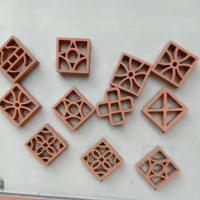 Tijolo vermelho aglomerado oco da terracota nas separações