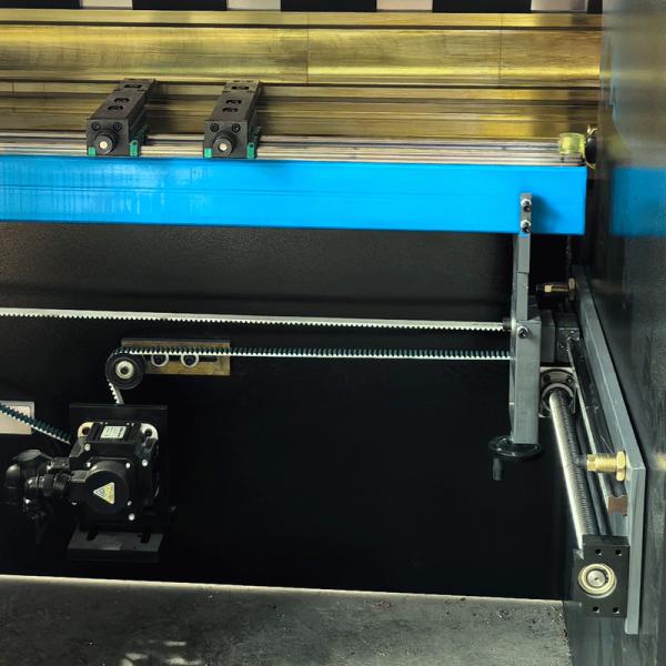 40T1600 Hydraulic Press Brake CNC Bending Machine Economical And Practical