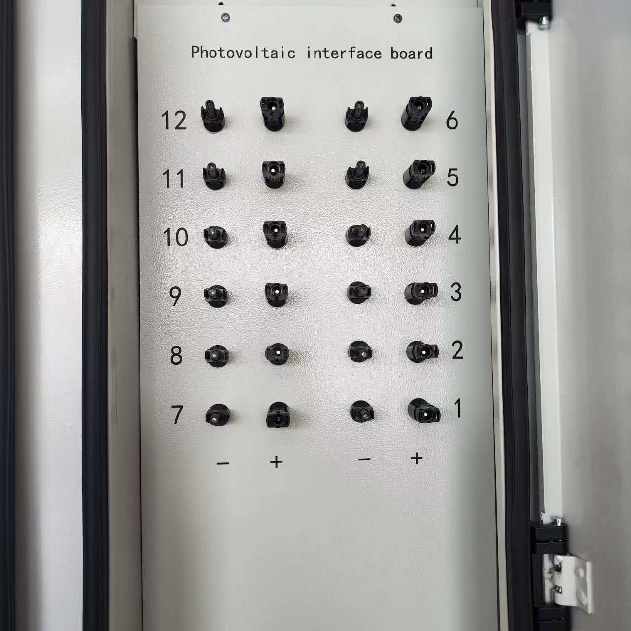 Коммерческая солнечная система с литийными батареями 66KW 120KWH Солнечная система электропитания без сети