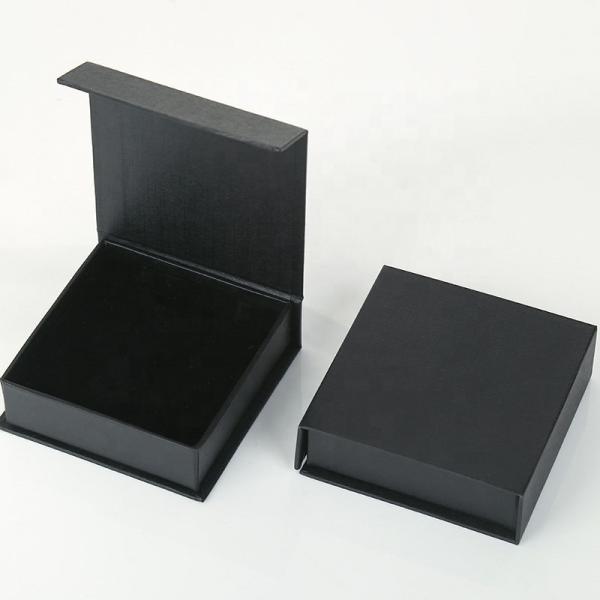 Customized Black Magnet Jewelry Box with 90*90*35mm Dimensions and Customized Logo