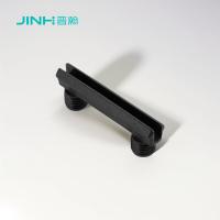 Pegas de estantería de plástico negro de uso pesado para muebles de desmontaje, hardware de soporte de paneles de grado profesional