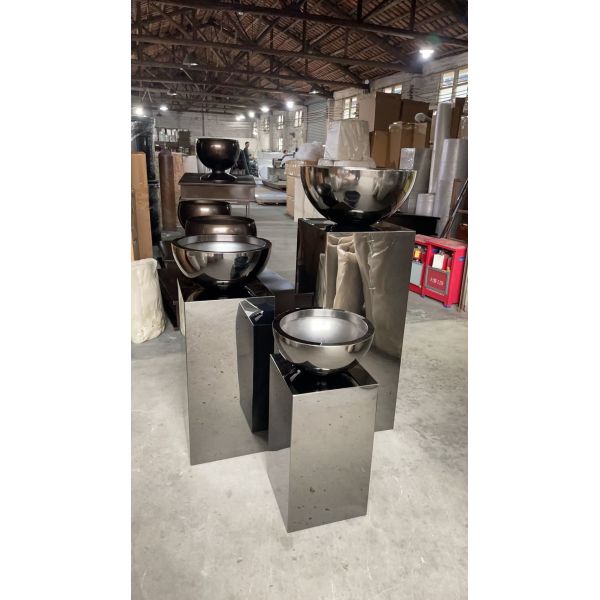 Indoor / Outdoor Stainless Steel Water Feature OEM Water Feature Sculpture